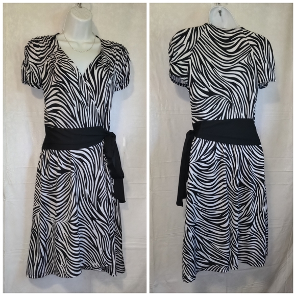 J•F•W Dresses & Skirts - 🗺️ J•F•W Pretty Zebra Wrap Dress